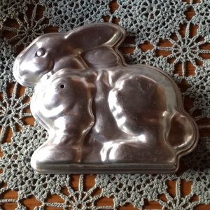 Metal  bunny pan 🐰